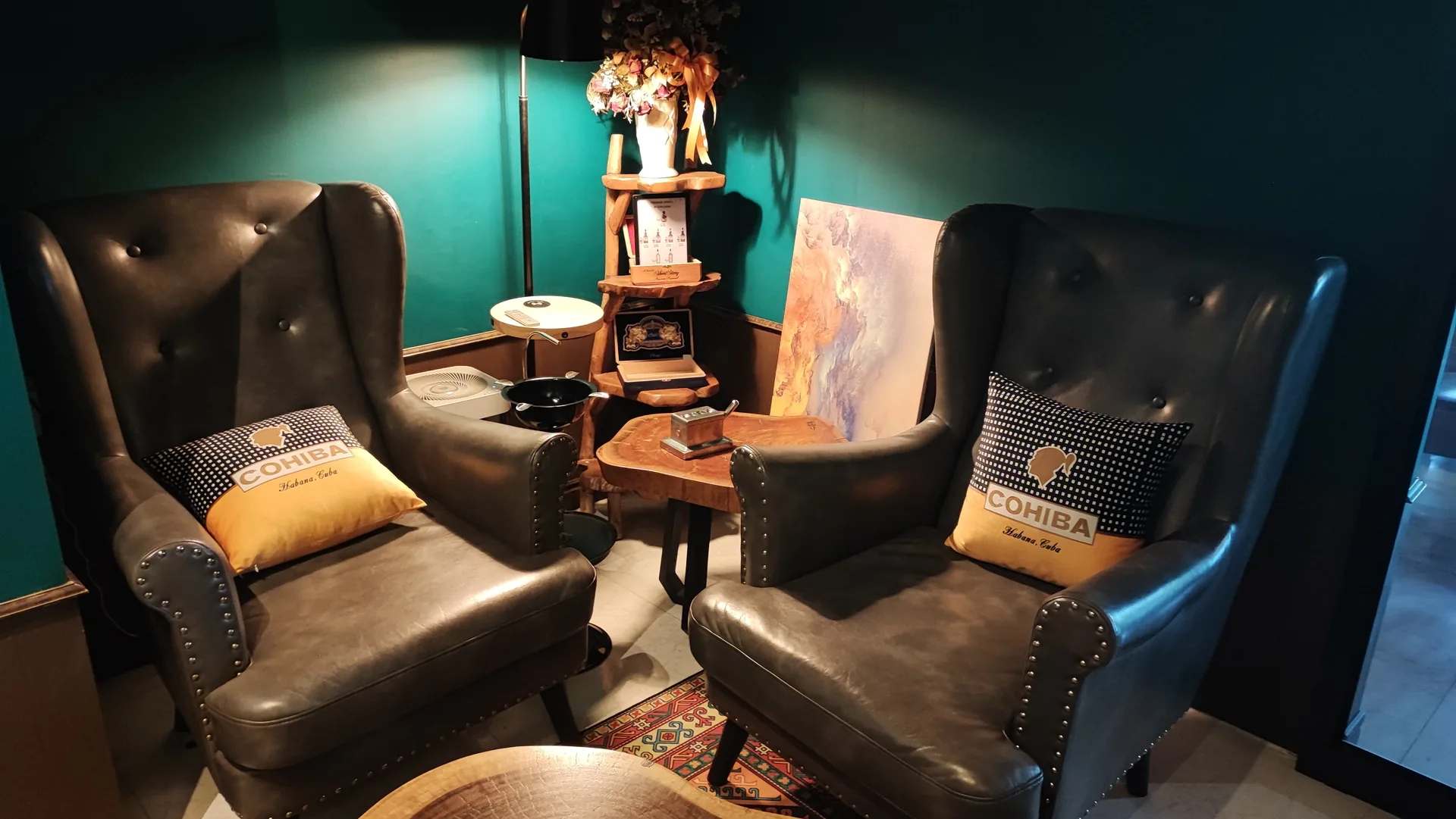 CMLocals Chiang Mai Locals CNX Cigars lounge wingback chairs Cohiba corner nook Nimman Chiang Mai